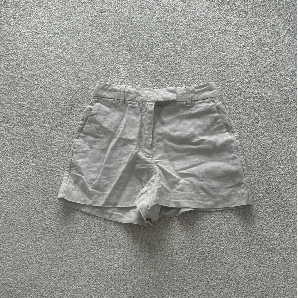Aritzia Wilferd Layover Linen Short 3" size 4 in Natural Ecru